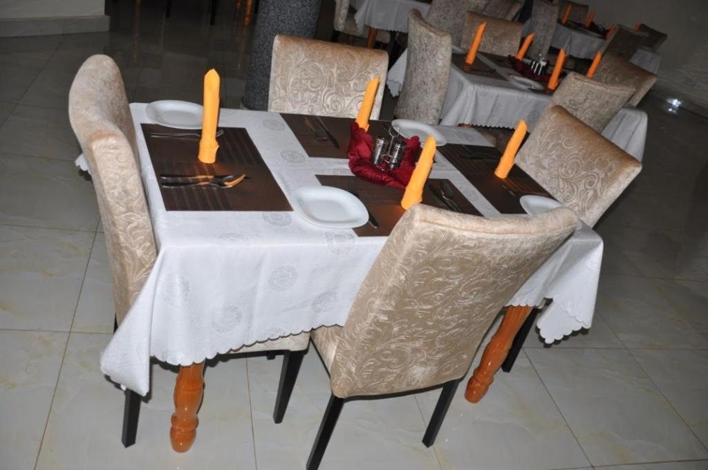 Hoima Eka Hotel 外观 照片