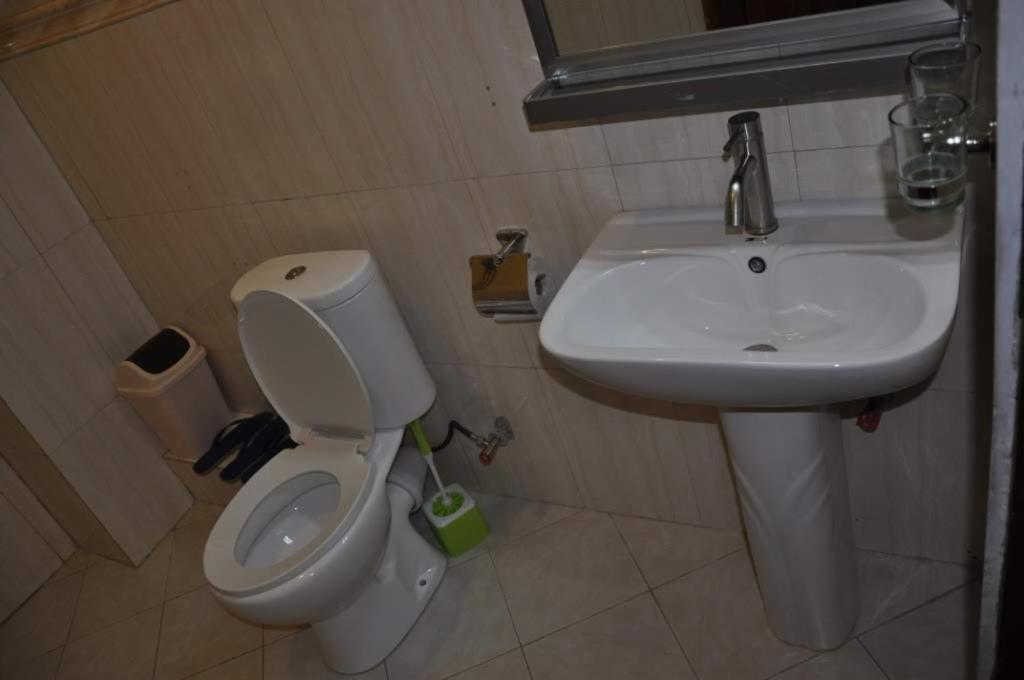 Hoima Eka Hotel 外观 照片